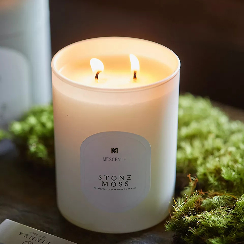 M&Scent Logotipo personalizado Meditación Piedras no tóxicas Hierba Mano vertida Velas de cristal de cera de soja perfumadas naturales