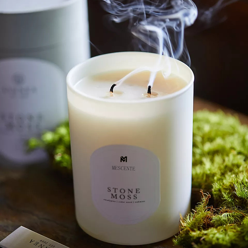 M&Scent Logotipo personalizado Meditación Piedras no tóxicas Hierba Mano vertida Velas de cristal de cera de soja perfumadas naturales