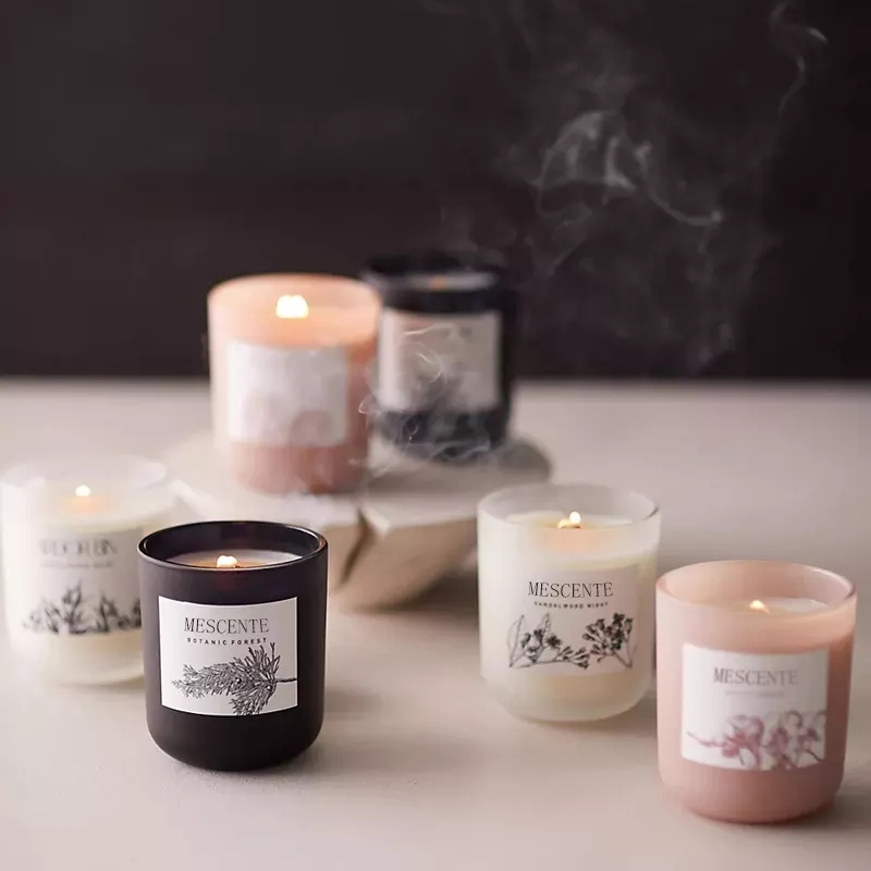 Venta al por mayor de velas perfumadas de cera de soja de cristal natural de aromaterapia de lujo de etiqueta privada para decoración de bodas