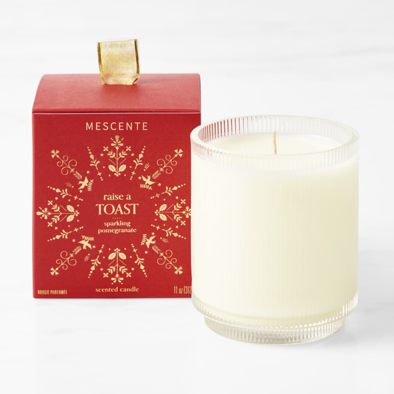 La soja perfumada claridad orgánica hecha en casa del logotipo por encargo de M&Scent mira al trasluz la etiqueta privada en el tarro de cristal