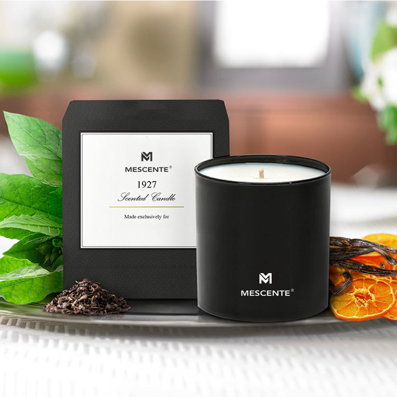 Velas masculinas de lujo del Aromaterapia de Chrome de la etiqueta privada de la venta al por mayor del olor de M&S 22 onzas con los cristales dentro