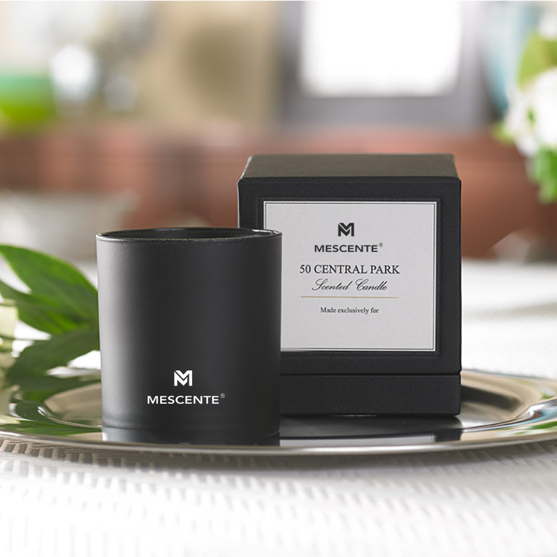 Velas masculinas de lujo del Aromaterapia de Chrome de la etiqueta privada de la venta al por mayor del olor de M&S 22 onzas con los cristales dentro