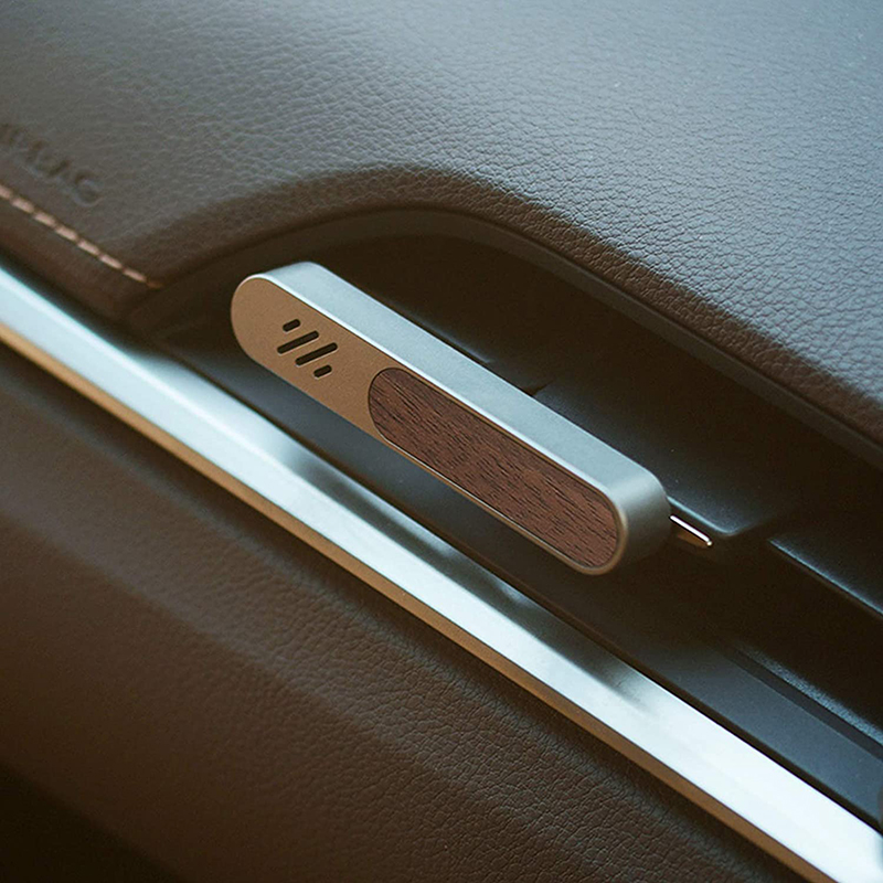 El coche colgante del logotipo personalizado de lujo de M&Scent huele el perfume del ambientador.