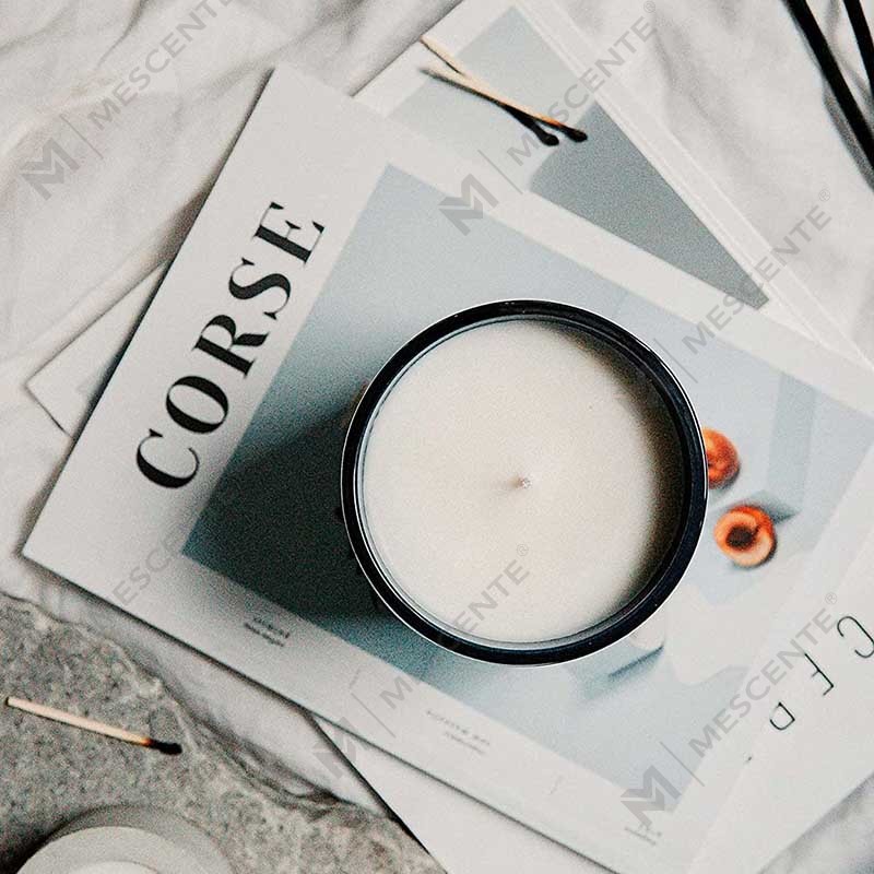 Mini botella redonda de cristal con logotipo personalizado de M&Scent Velas perfumadas de cera de soja y café fuertes con caja a granel