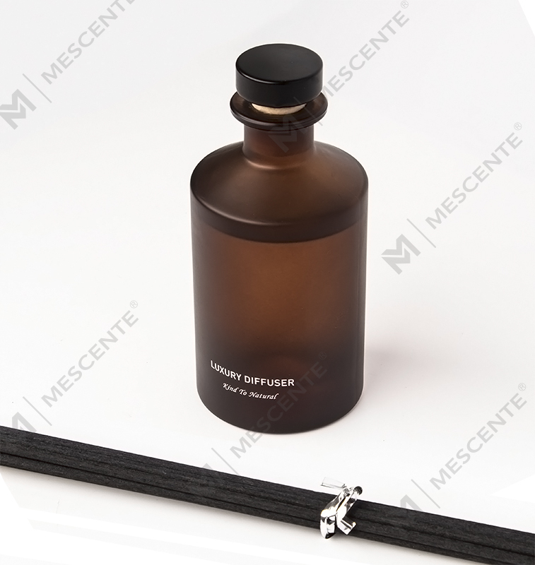 Difusor de láminas de aceite esencial para el hogar con botella de vidrio esmerilado de lujo personalizado de M&Scent