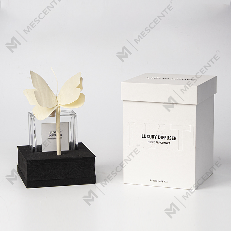 Difusor de láminas de aromaterapia líquida con barra de ratán grande de botella cuadrada grande de M&Scent Favoritos con tapón