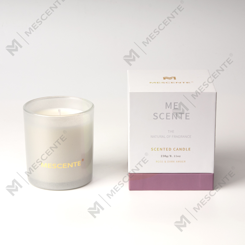 Frascos de velas negras navideñas de marca privada de M&Scent Aromaterapia Aromas de velas perfumadas