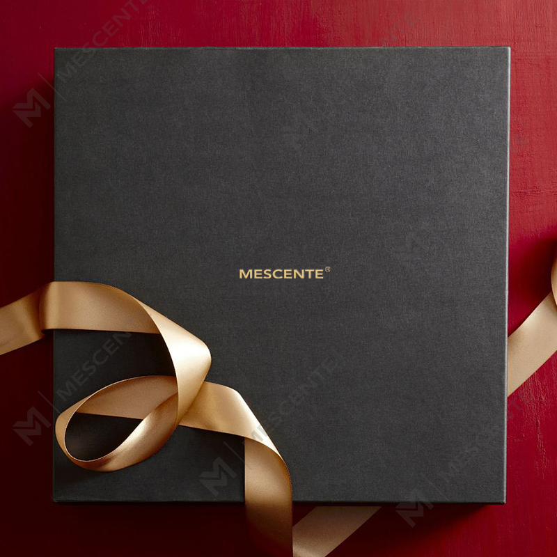 Velas de cera de soja con aroma navideño y fragancia casera de lujo en frasco personalizado de M&Scent con tapa