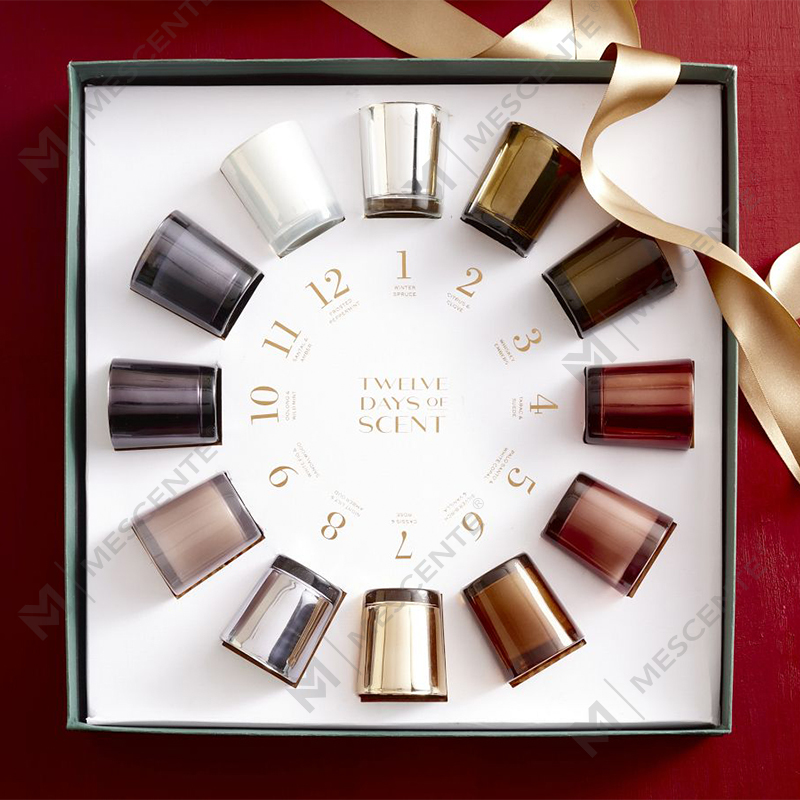 Velas de cera de soja con aroma navideño y fragancia casera de lujo en frasco personalizado de M&Scent con tapa