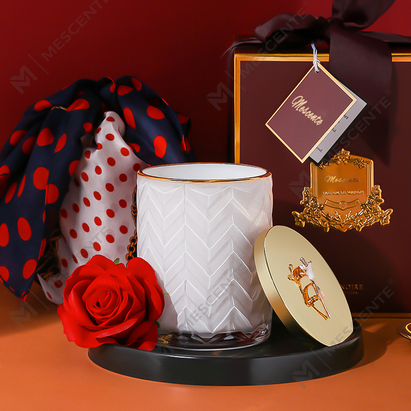 Venta al por mayor de velas de soja aromáticas con aroma y aroma, en envases de marca privada personalizados de M&Scent, con cristales