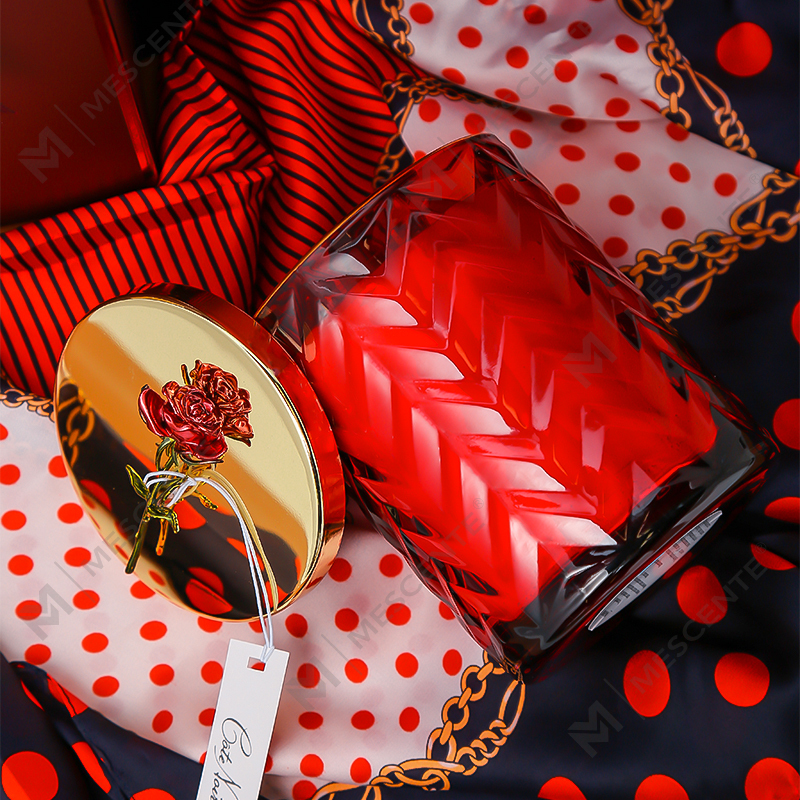 Venta al por mayor de velas de soja aromáticas con aroma y aroma, en envases de marca privada personalizados de M&Scent, con cristales