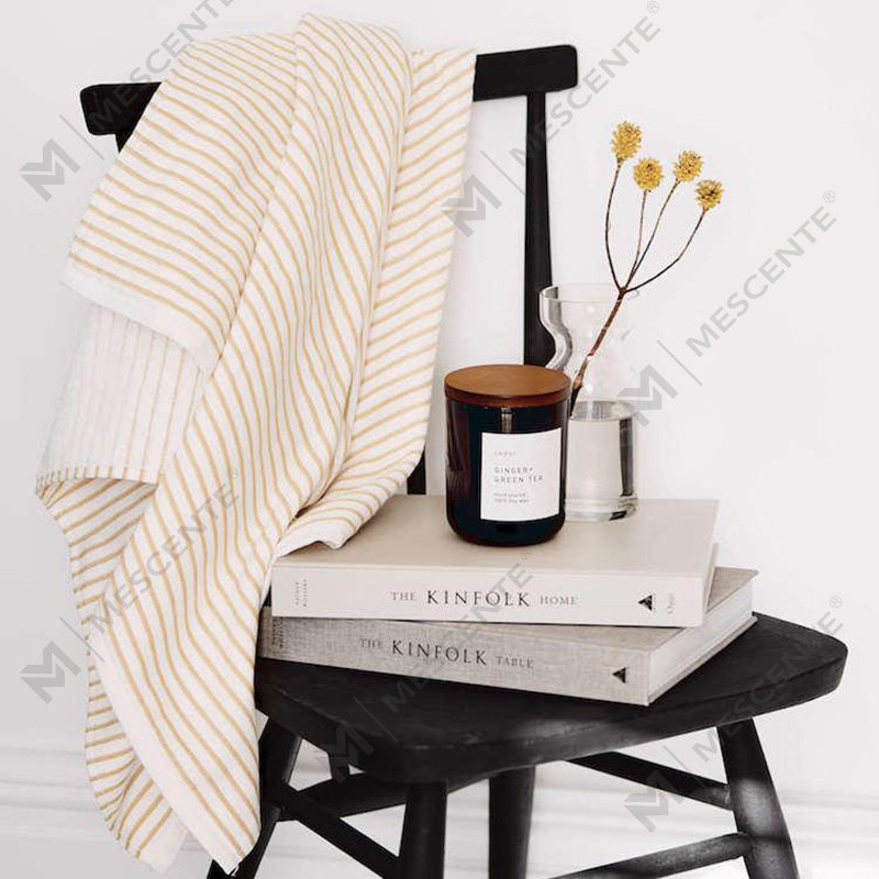 La mejor vela decorativa navideña de lujo sin humo y perfumada con joyas ocultas de Mescente