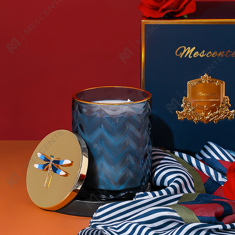 Venta al por mayor de velas de soja aromáticas con aroma y aroma, en envases de marca privada personalizados de M&Scent, con cristales