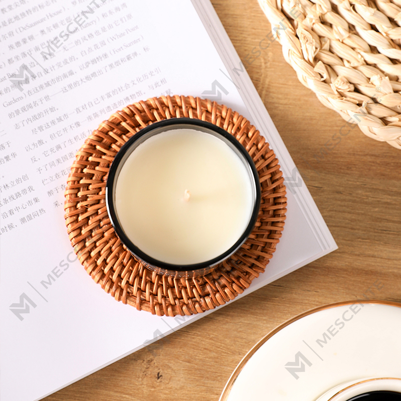 Velas de soja perfumadas con té blanco de marca privada Mescente en frascos