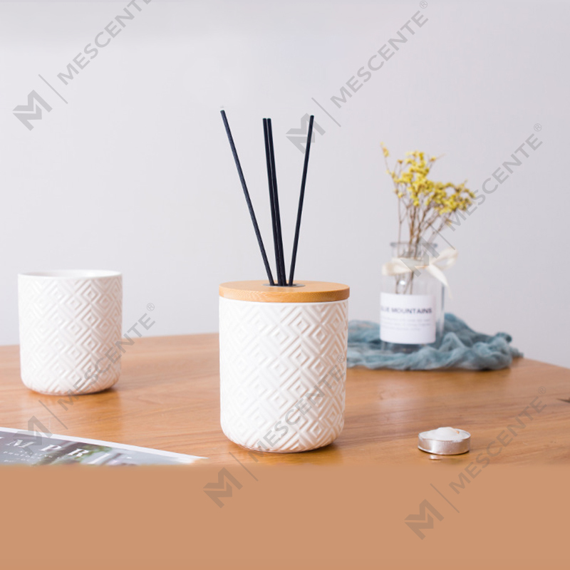 Difusor de láminas para botellas de vidrio decorativas con aroma cerámico redondo de 100 ml y 200 ml de M&Scent