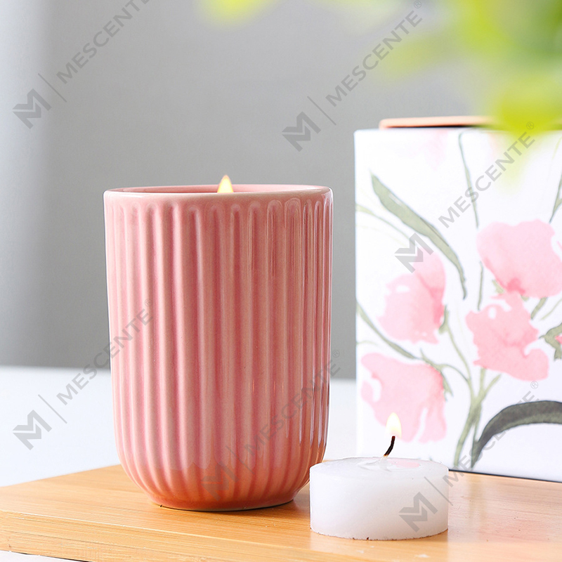 Venta al por mayor de velas aromáticas Woodwick de cera de soja de cerámica de colores de alta calidad y personalizadas con marca privada a granel