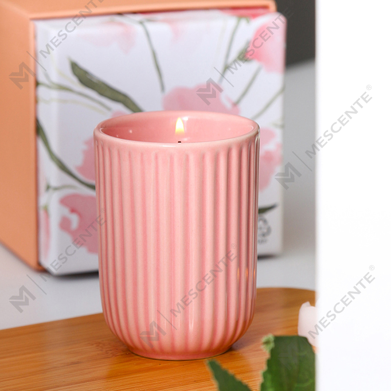 Venta al por mayor de velas aromáticas Woodwick de cera de soja de cerámica de colores de alta calidad y personalizadas con marca privada a granel
