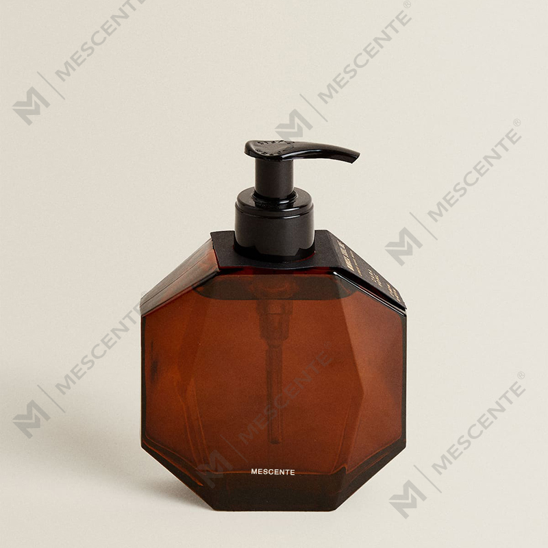 Spray de aceite esencial de marca privada para habitación con caja de ambientadores de lino y habitación de lujo personalizados M&Scent, botella de vidrio،caja de color, líquido